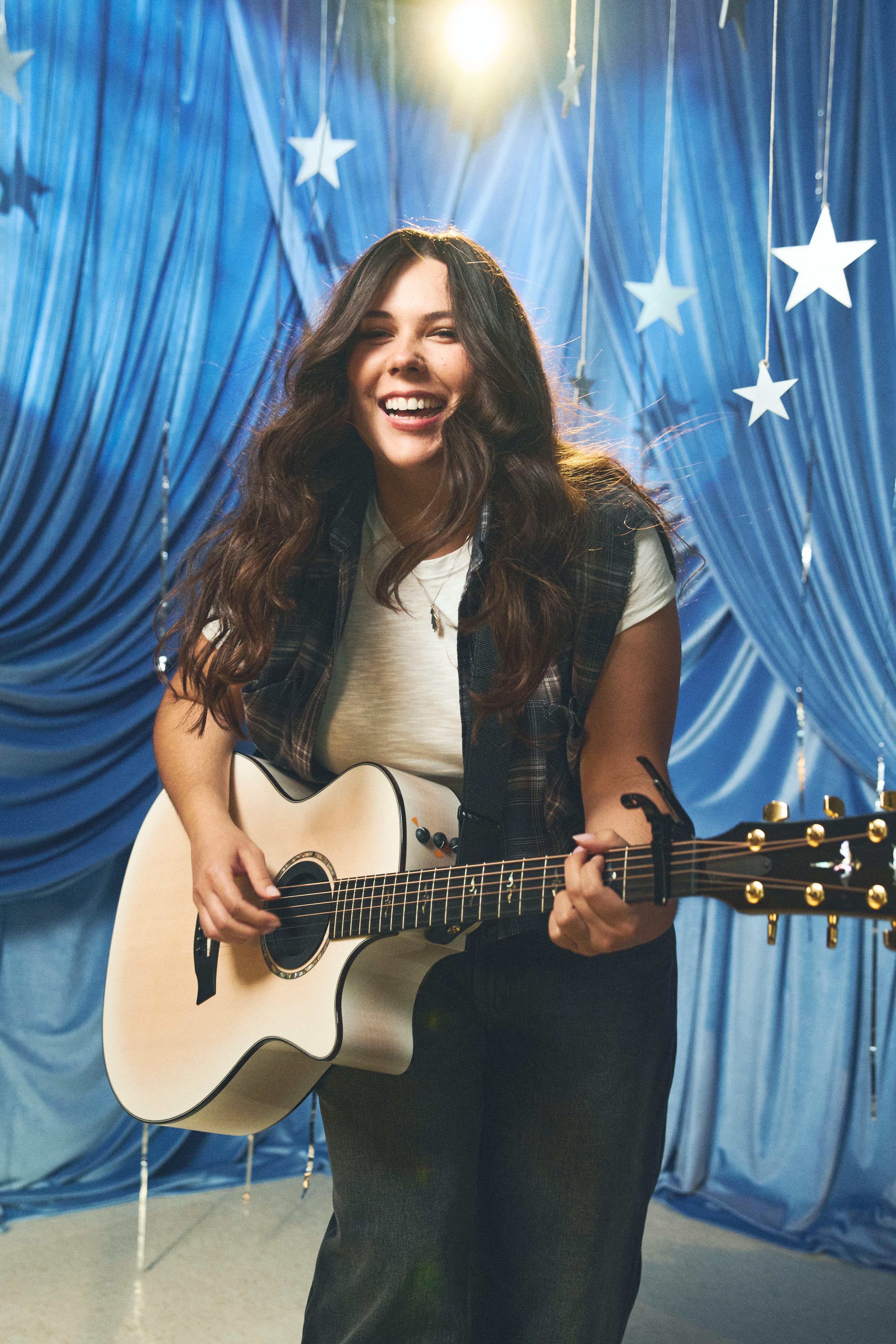 Hollister and Gigi Perez Collaborate to Reimagine “Good Riddance (Time of Your Life)” by Global Rock Band Green Day