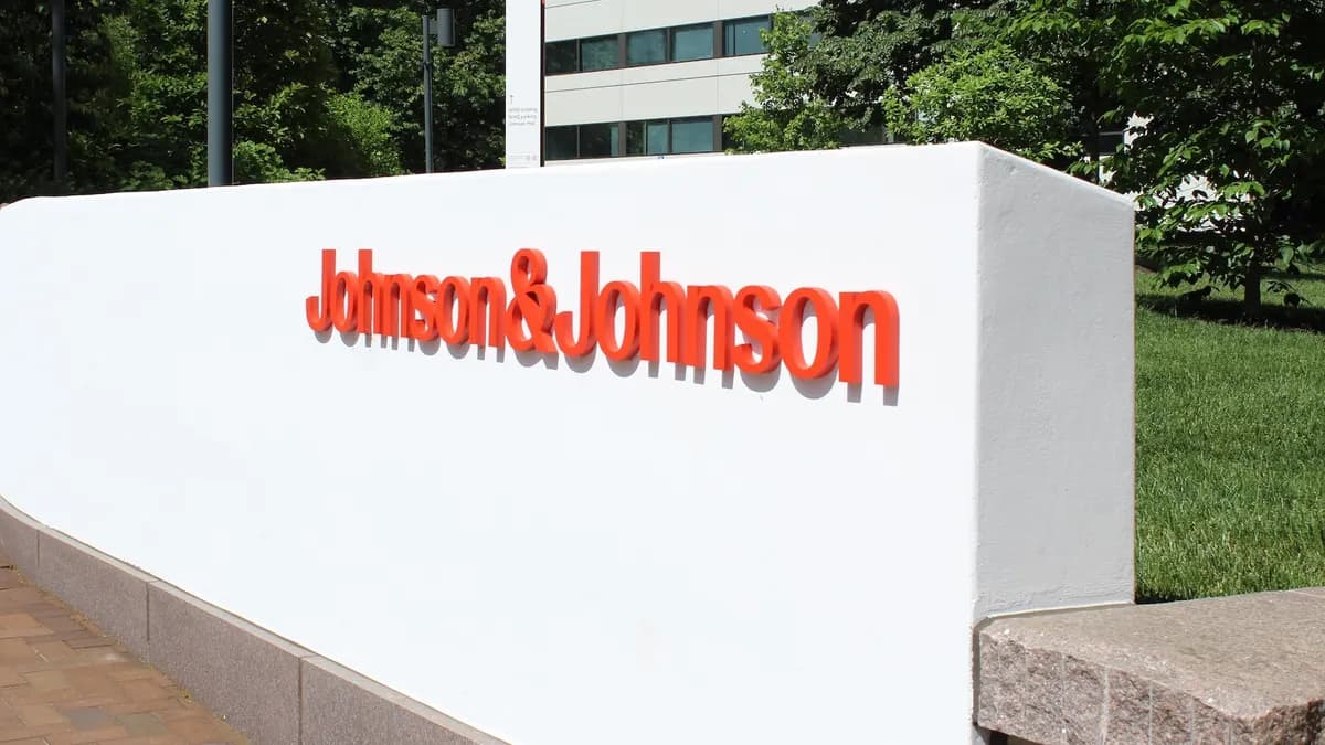 J&J’s Ottava robot meets goals in gastric bypass study