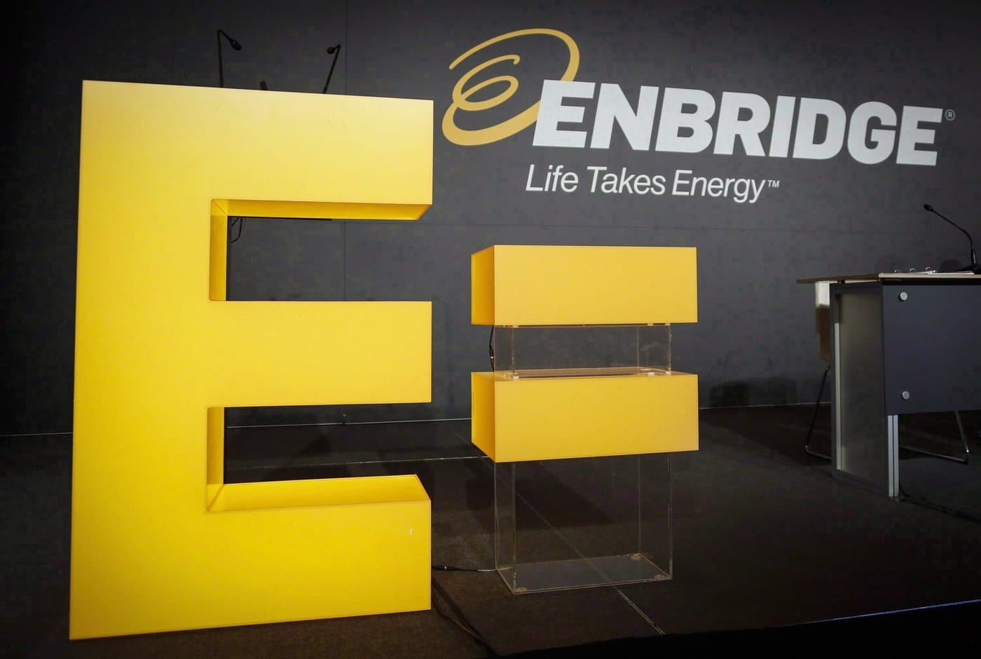 Pipeline company Enbridge reports $1.67-billion first-quarter profit
